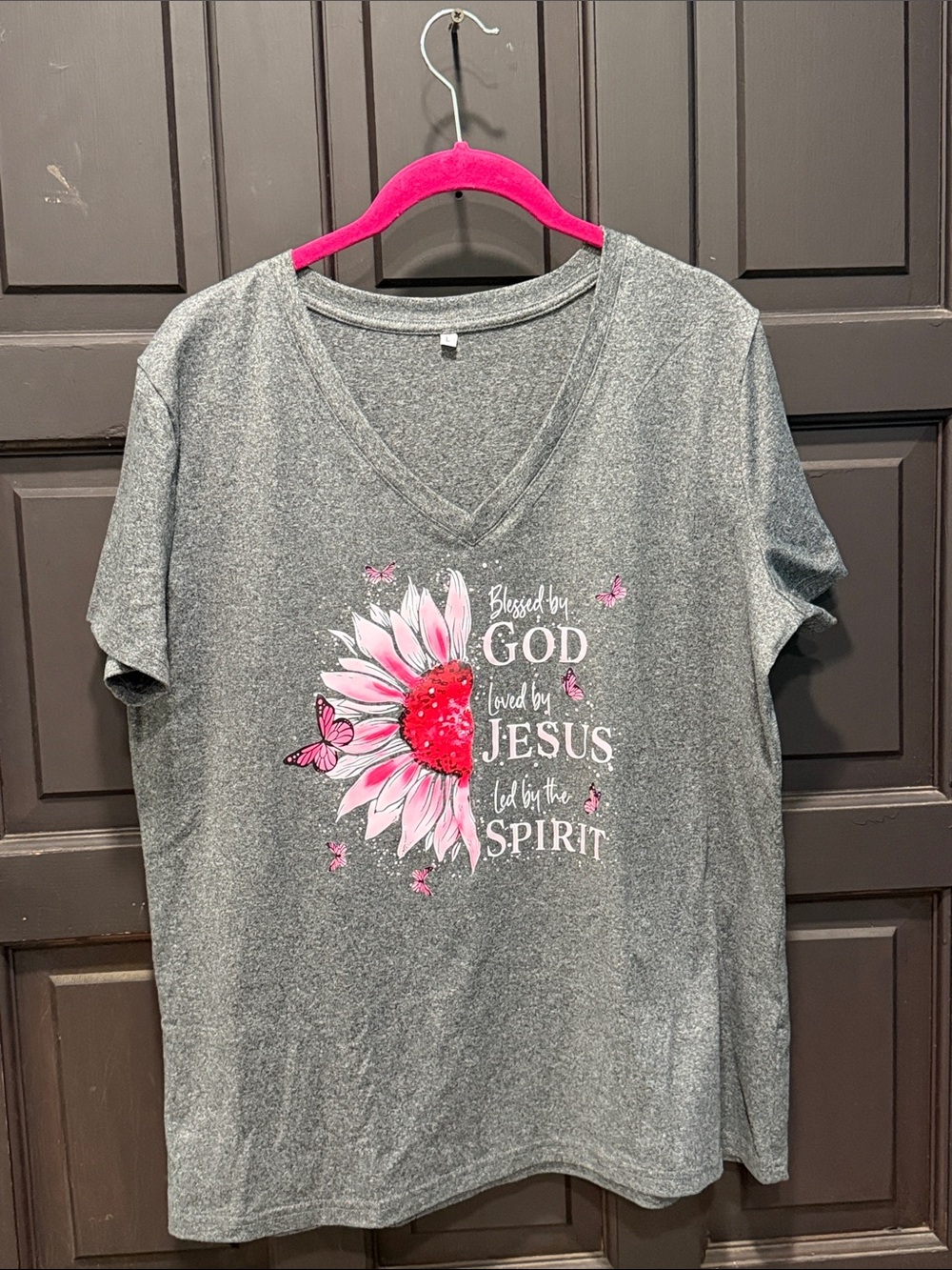 NWOT Gray V-Neck Tee with Pink Sunflower & Faith Graphic